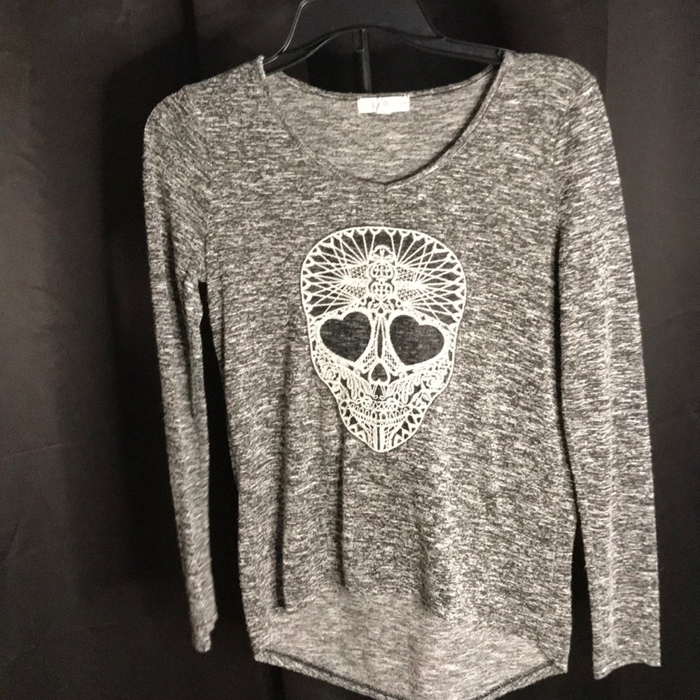 Skull long sleeve shirt